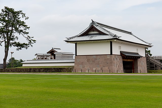 Entrada al castillo - Cuál es la mejor zona para alojarse en Kanazawa