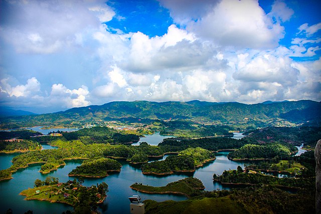 Cuál es la mejor zona para hospedarse en Guatapé