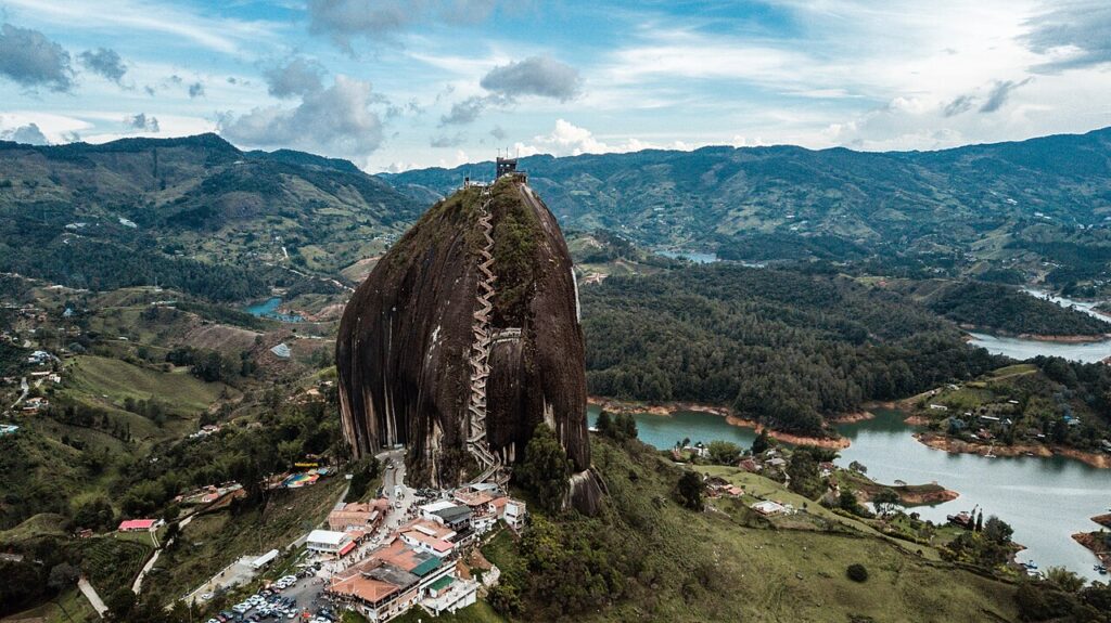 Cuáles son las mejores zonas de Guatapé para alojarse